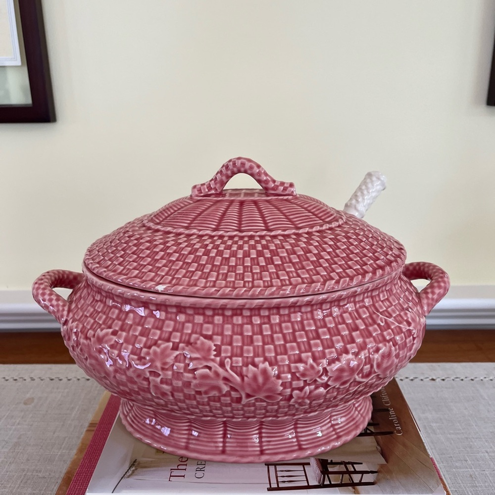 Rare Vintage Bordallo Pinheiro Pink Basketweave Soup Tureen